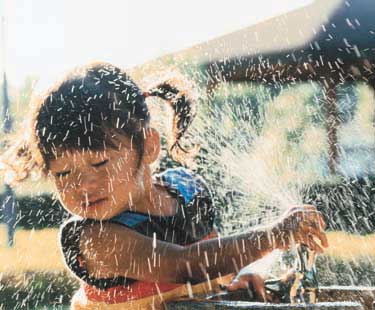 最優秀賞（厚生労働大臣賞）『水のいたずら』