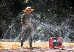 特別賞<br />日本水道工業団体連合会会長賞『大地を潤す』