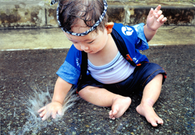『水遊び大好き』