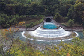 『水路は続く』