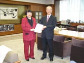 堂本知事に提言書を提出／千葉県内水道経営検討委