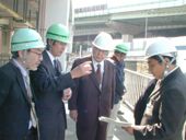 堺市の下水道施設を訪問／政治評論家の森田実氏