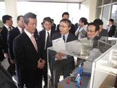 海外展開のツールとして／馬淵国交大臣が芝浦水再生センターを視察