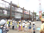 千住関屋ポンプ所見学会に見る下水道ＰＲ／発注者と受注者が協力／見学した小学生から歓声／東京都下水道局