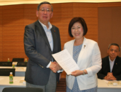 水道予算確保へ｢頑張ろう｣／水道整備促進全国決起集会を開催／水道議連