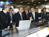 石井国交大臣が見学／速さや画質に感心／ＮＪＳの管路点検ドローン