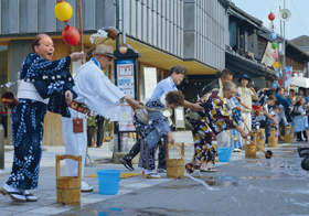 『打ち水風情』
