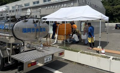 熊本で震度７ 断水８万戸超／給水車支援 中国四国･関西からも