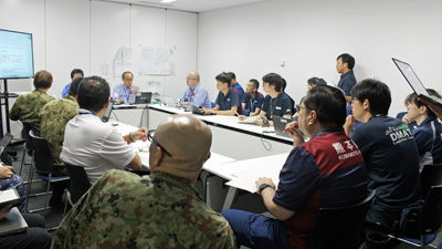 被災地へ水を 応急給水が拡大／上下水道の復旧へ支援急ぐ／熊本地震